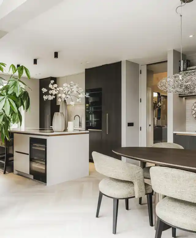 Stijlvol Interieurontwerp Van Een Vrijstaande Woning In Zwolle, Met Moderne Meubels